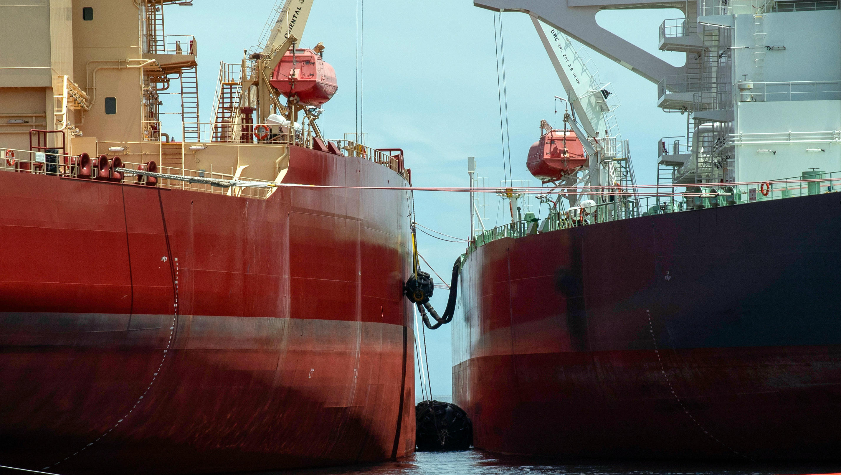 Alternative Routen und Raffinerien: So umgeht Russland die Öl-Sanktionen  