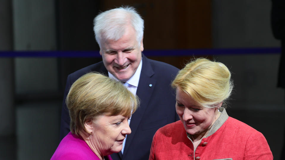 Offizieller Kindesmissbrauch in Kitas? Merkel-Regierung will kein bundesweites Verbot von „Original Play“ 