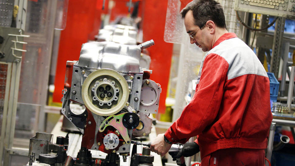 Firmen-Ticker: Motorenbauer Deutz baut tausend Stellen ab, Gea schließt Werk in Deutschland