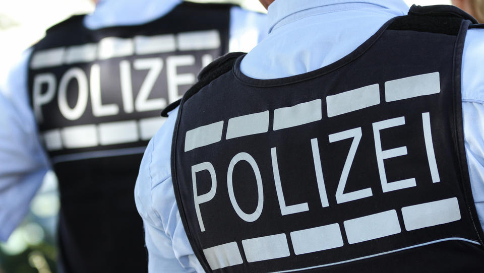 Berliner Polizisten dürfen ihre „extremistischen“ Kollegen künftig anonym melden 