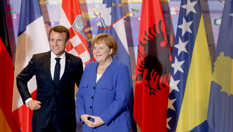 Impfstoff-Diplomatie: EU liefert hunderttausende Impfdosen auf den Balkan