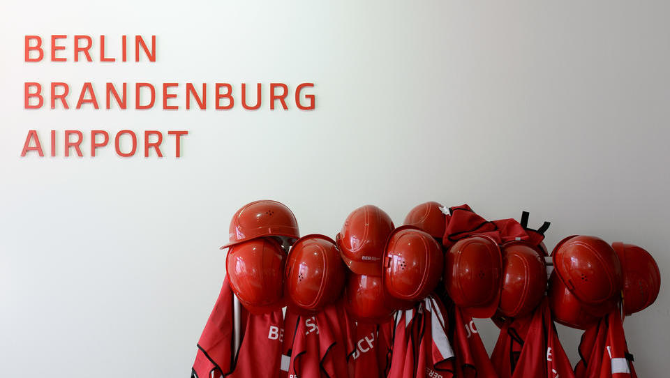 Skandal-Flughafen BER: Gleich zur Eröffnung müssen hunderte Mitarbeiter gehen