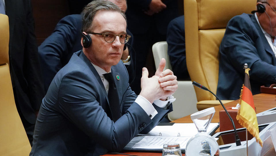 Deutschland setzt aktive Rolle im Libyen-Konflikt fort: Maas nimmt an Friedens-Gipfel in Algerien teil