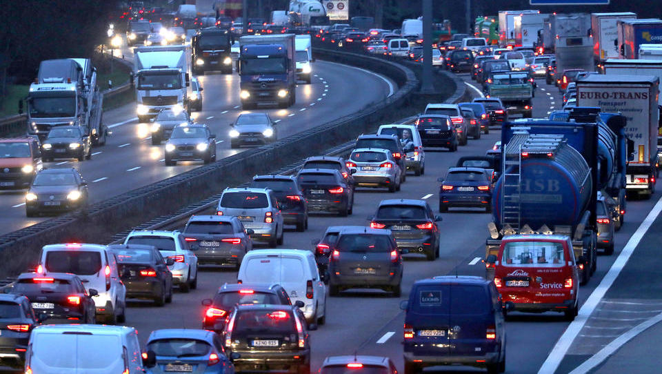 Neue Regeln, härtere Strafen: Was sich jetzt für Autofahrer ändert