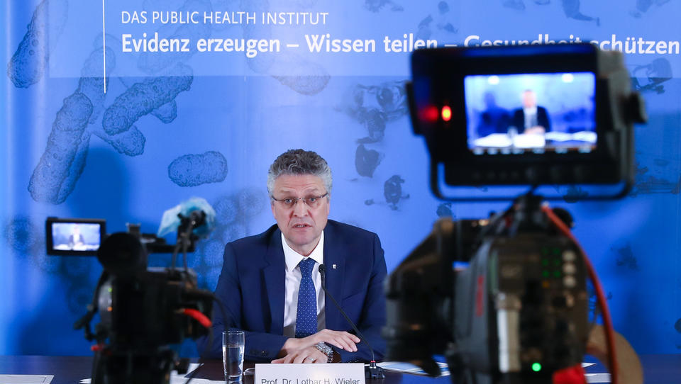 Corona-Ticker: Robert Koch-Institut sieht bedrohliches Aufflackern der Pandemie
