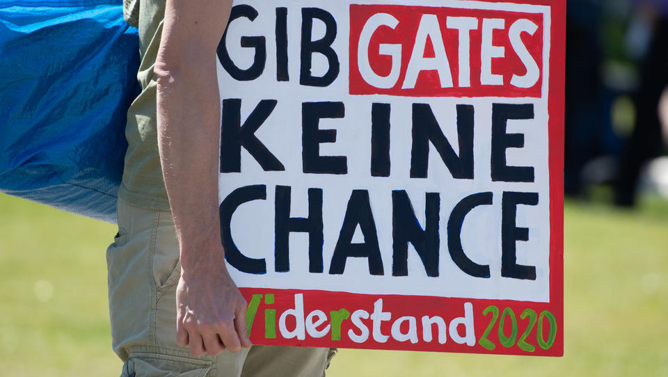 Bill Gates „tief besorgt“ über die Verbreitung von Desinformation und Lügen 