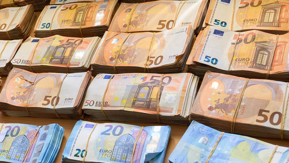 Corona reißt Loch in Staatsetat: Minus von 51,6 Milliarden Euro
