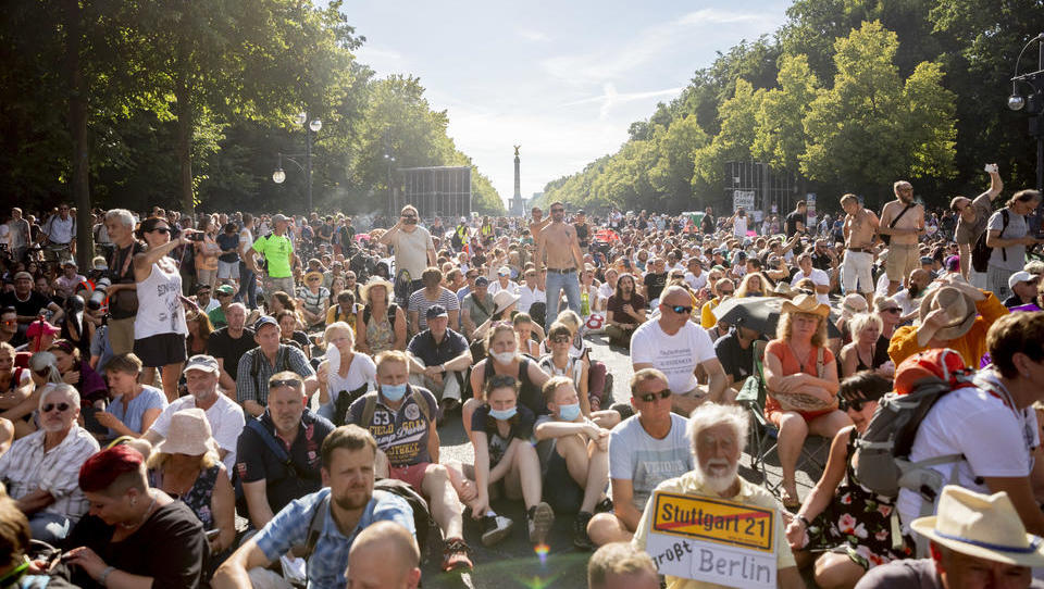 Wegen Corona-Verstößen: Bundesregierung stellt Grundrecht auf Demonstration in Frage