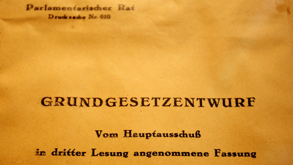 Heute vor 72 Jahren: Alliierte Militärgouverneure genehmigen das Grundgesetz