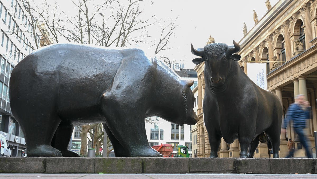 Anleger flüchten massenweise aus Anleihen, um in Aktien zu investieren