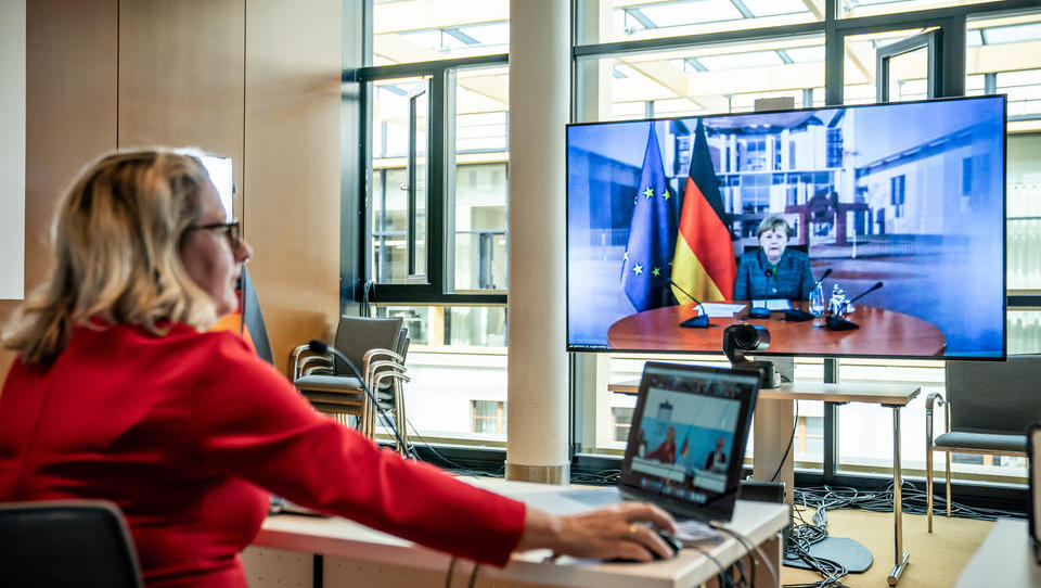 Bundesregierung führt CO2-Sondersteuer ein – und beschäftigt sich erst danach mit deren konkreten Auswirkungen