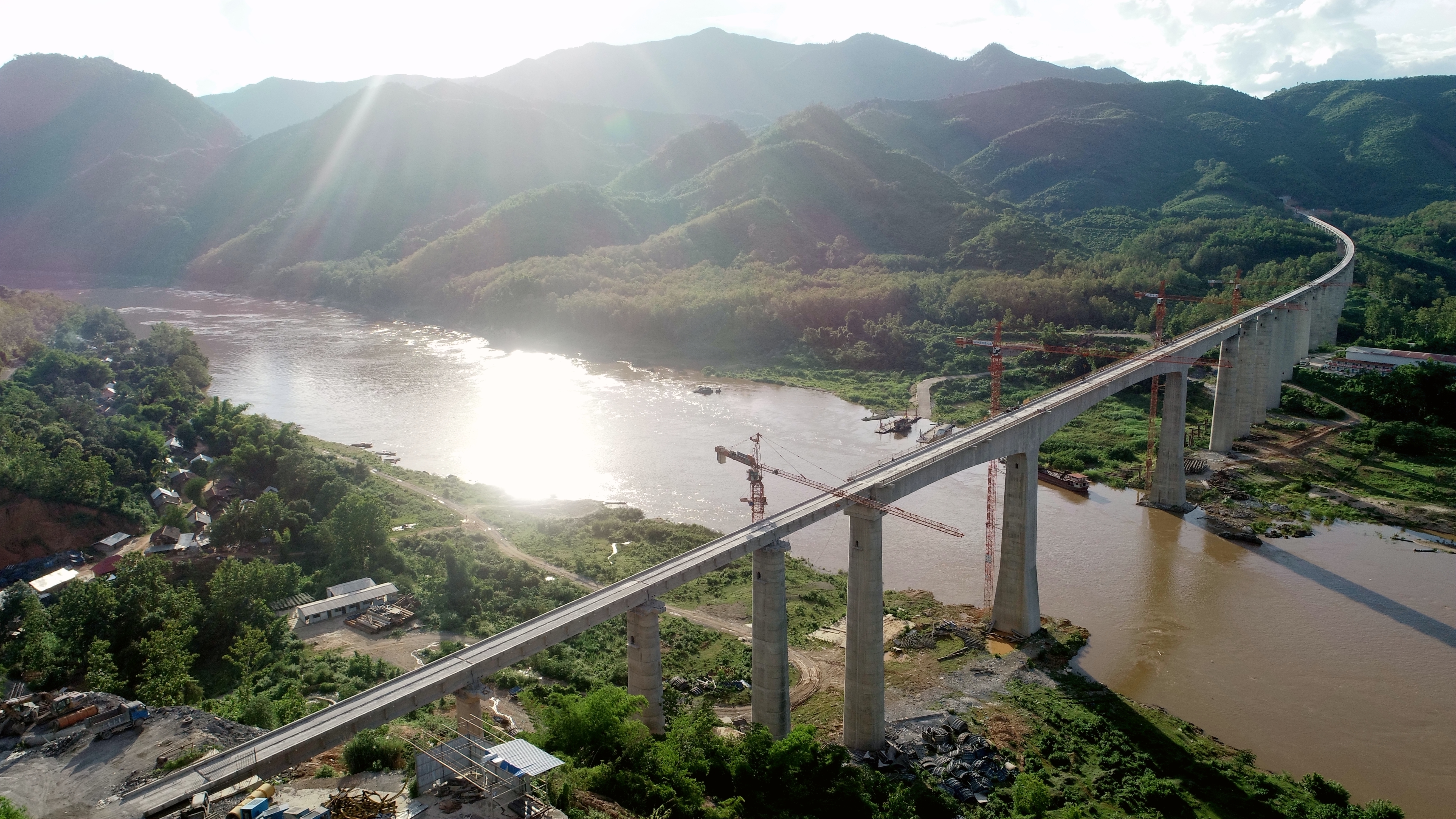 Seidenstraße nach Süden: China baut Laos‘ erste Eisenbahnstrecke