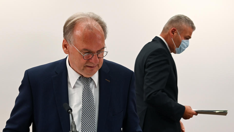Eskalation in Sachsen-Anhalt: Ministerpräsident Haseloff feuert Innenminister im Streit um Rundfunkgebühren