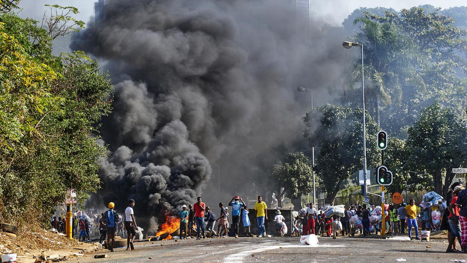 Schwere Ausschreitungen in Südafrika halten an