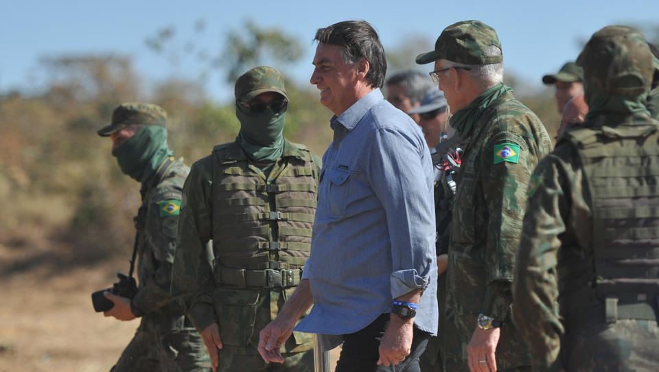 Geopolitik und Corona: Kommt es in Brasilien zu einem Putsch gegen Bolsonaro?