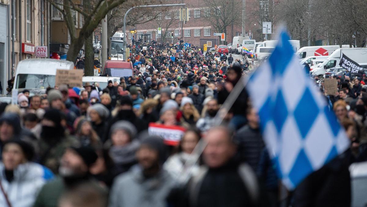 Zehntausende demonstrieren deutschlandweit gegen Impfzwang und Einschränkung von Bürgerrechten