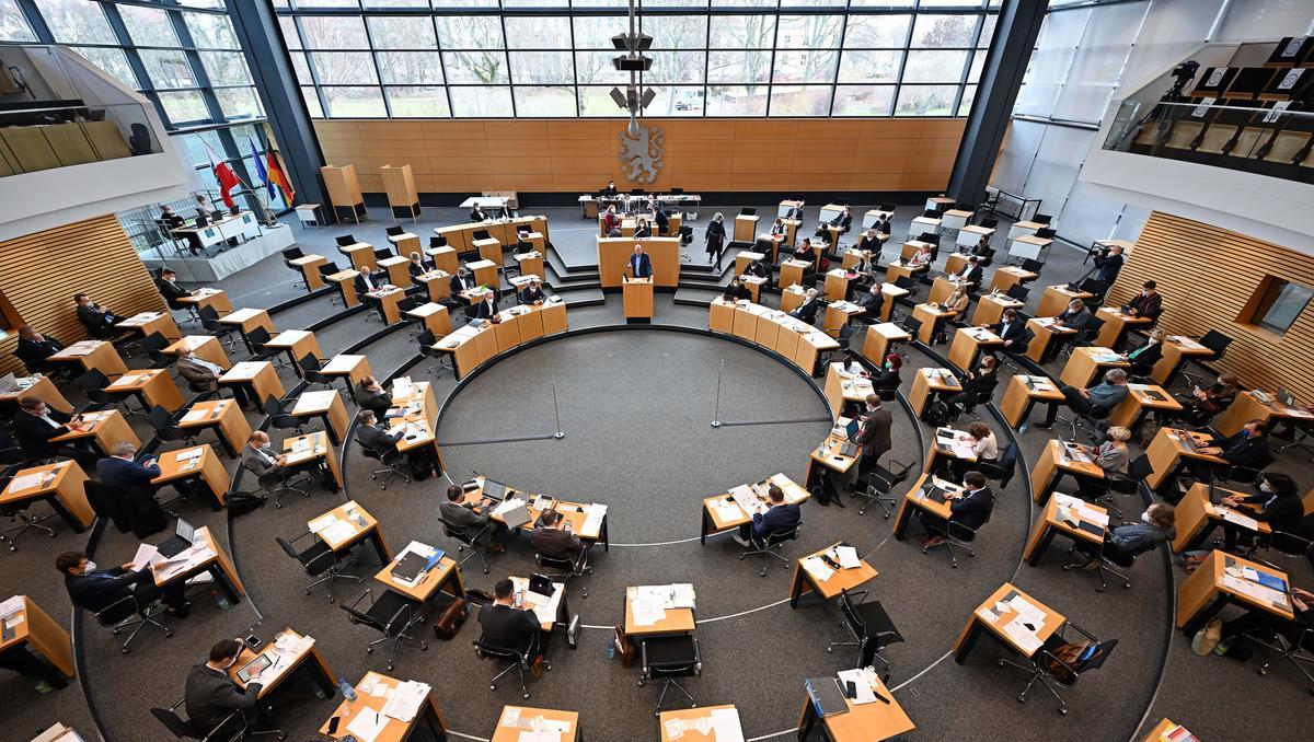 CDU und AfD setzen Gender-Verbot in Thüringen durch