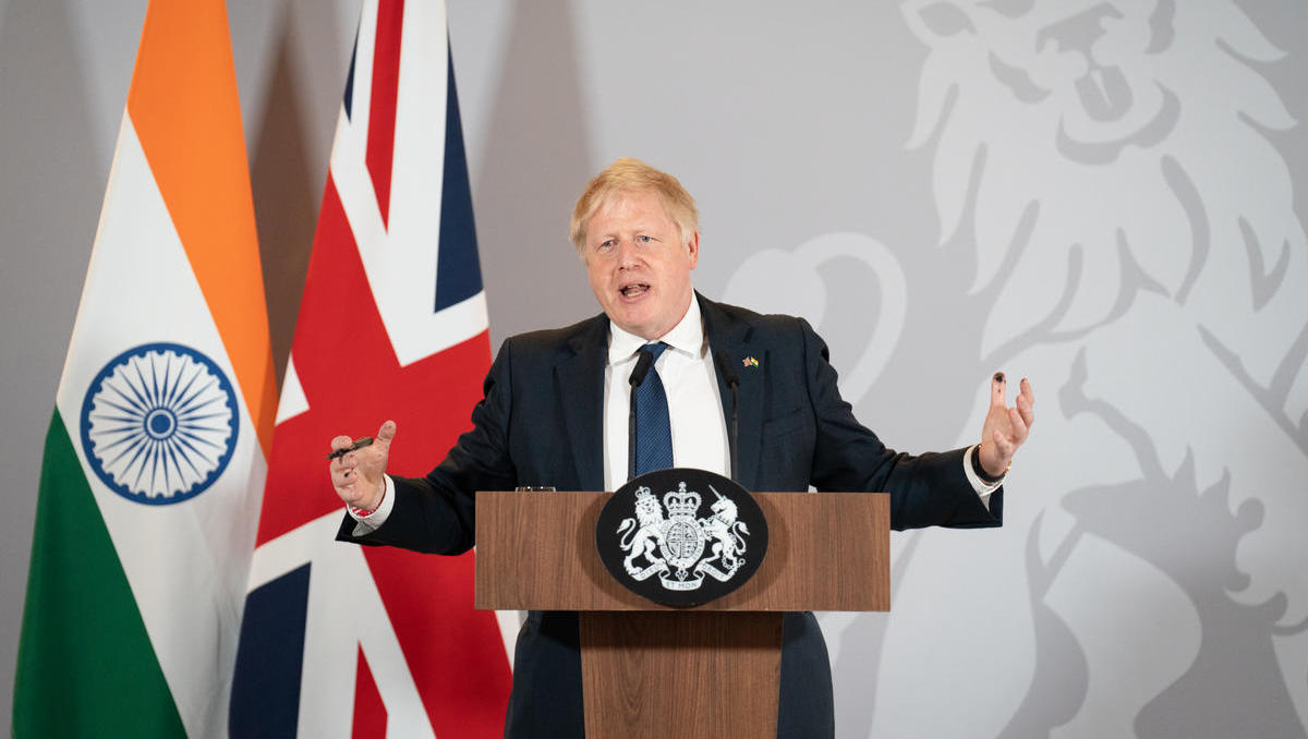 Premier Johnson tritt zurück: Britische Regierung bricht auseinander