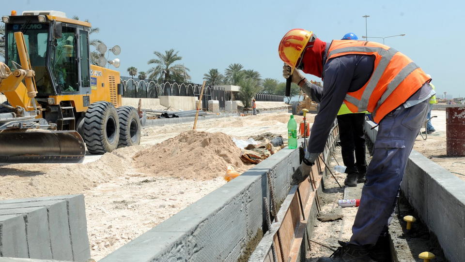 „Fußballfest auf den Gräbern tausender Arbeitsmigranten“: Fan-Bündnis fordert DFB zum Boykott der WM in Katar auf