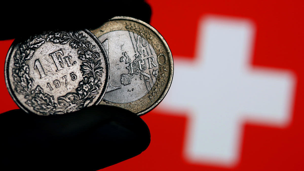 Inflation außer Kontrolle? Schweizer Notenbank erhöht plötzlich drastisch Leitzinsen