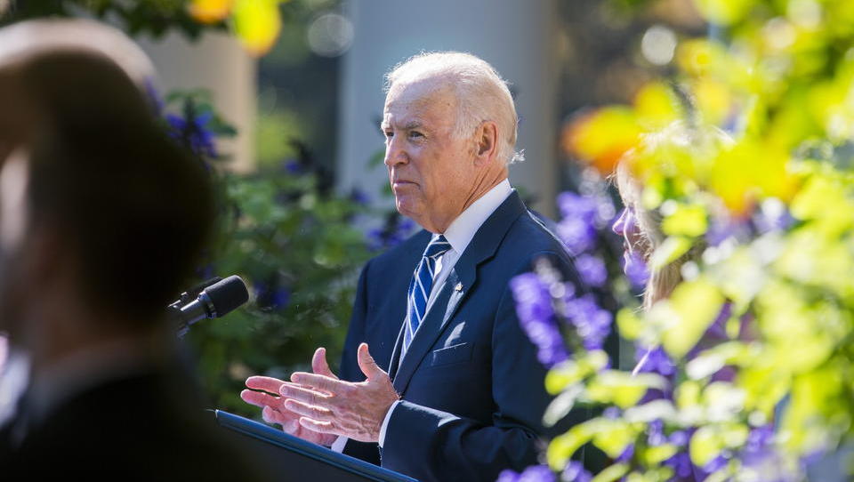 Trumps Energie-Politik wird revidiert: Biden bittet die Saudis um „bezahlbares Öl“