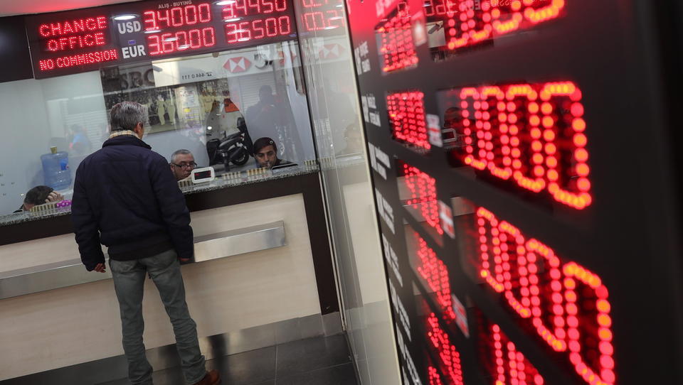 Türkische Lira stürzt auf Allzeittief zum Dollar