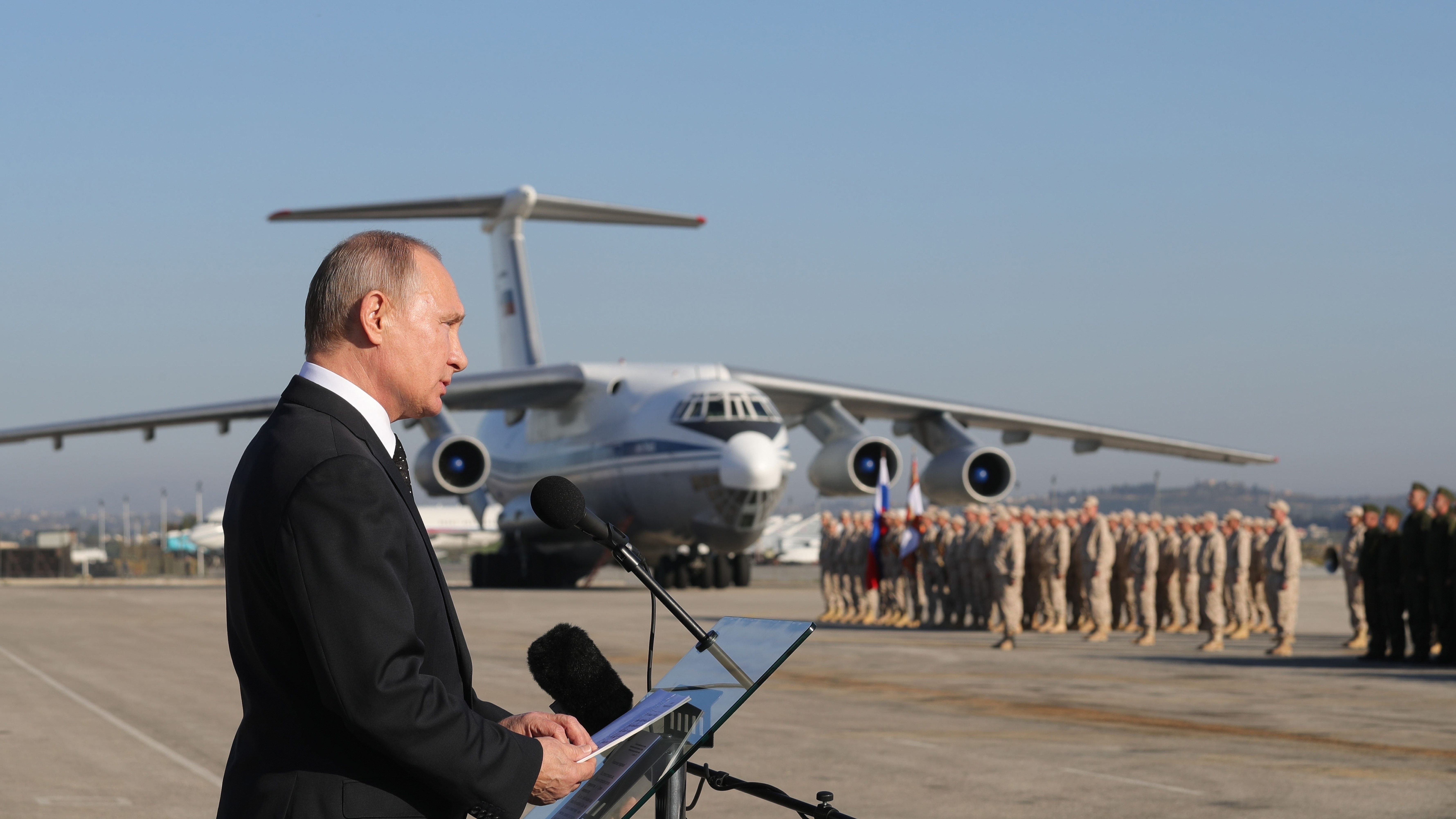 Russische Luftwaffe fliegt schwere Angriffe auf IS-Zellen in Syrien