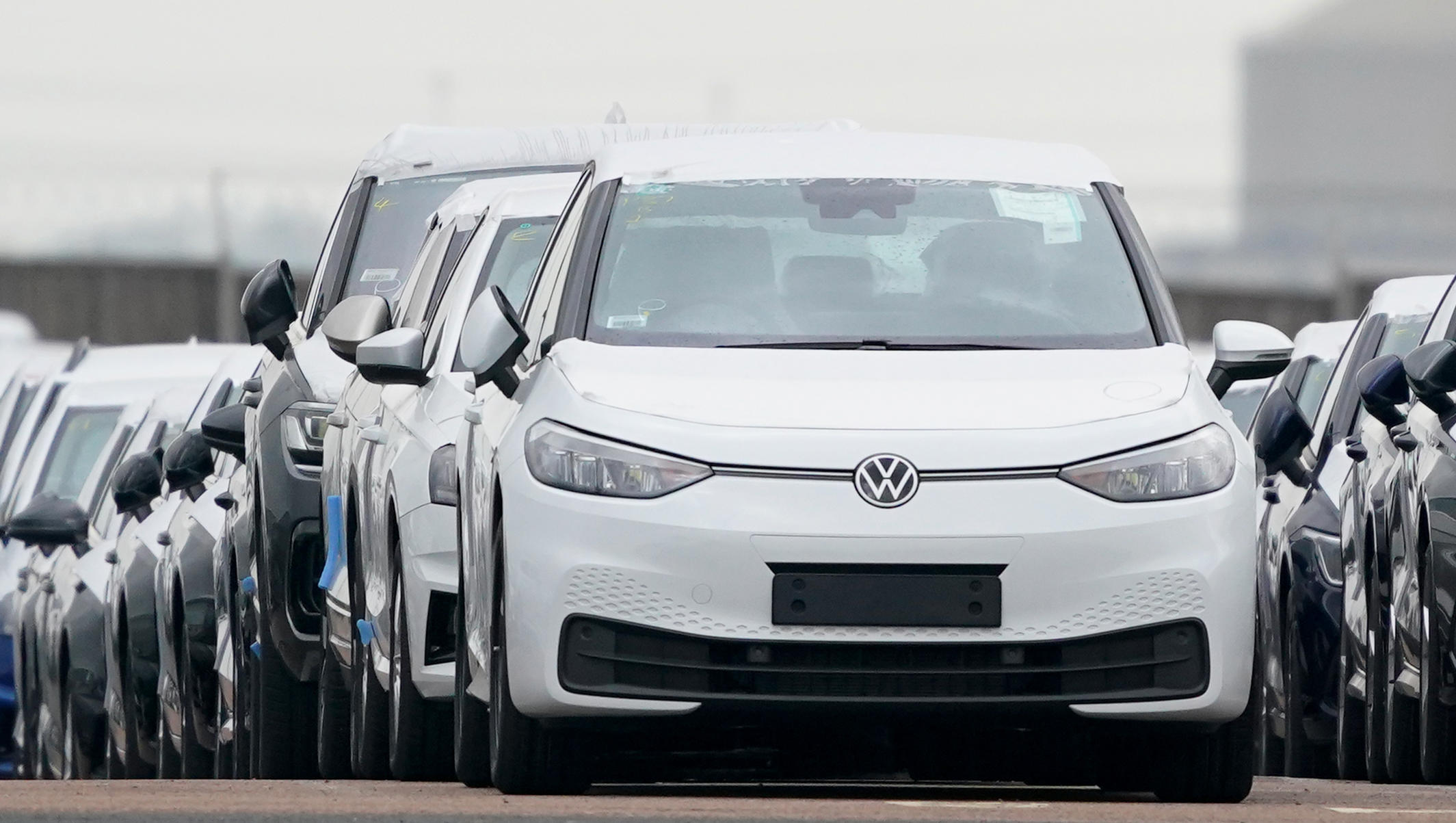 Deutsche Autobranche startet mit Zuversicht ins neue Jahr