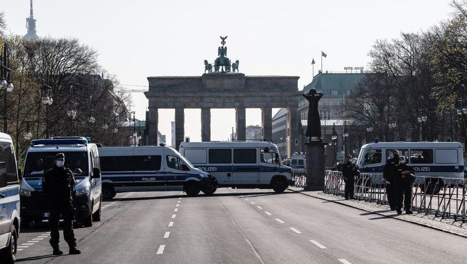 Starke Proteste gegen Bundes-Lockdown im Regierungsviertel