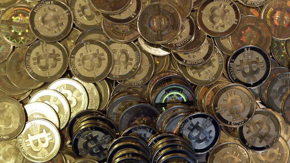 JPMorgan: Ältere Kleinanleger kaufen Gold, jüngere kaufen Bitcoin