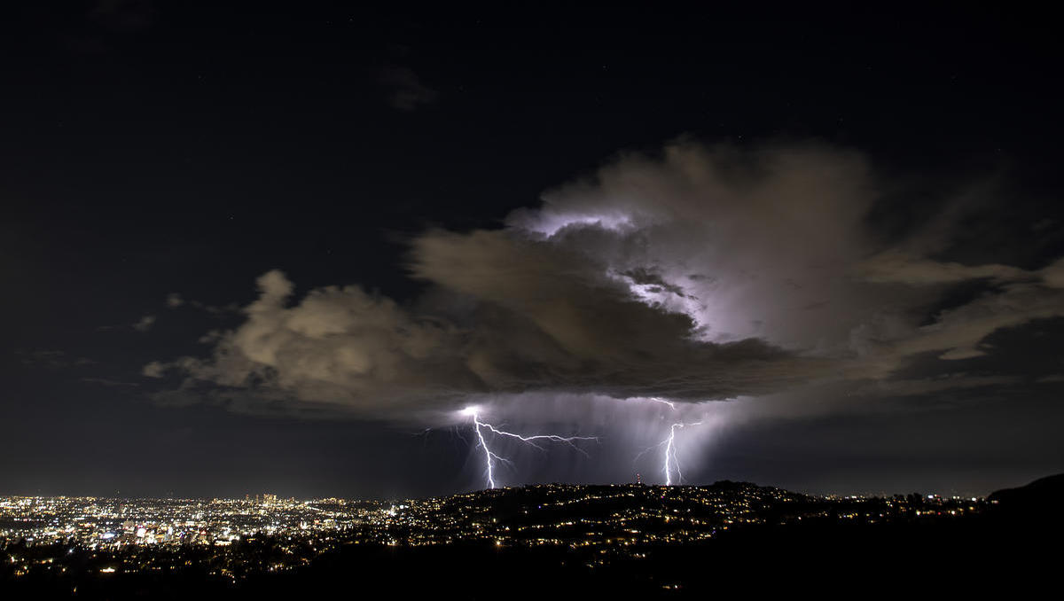 Wissenschaftler entwickeln KI zur Vorhersage von Blitzen - und wenden damit Milliarden-Schäden ab