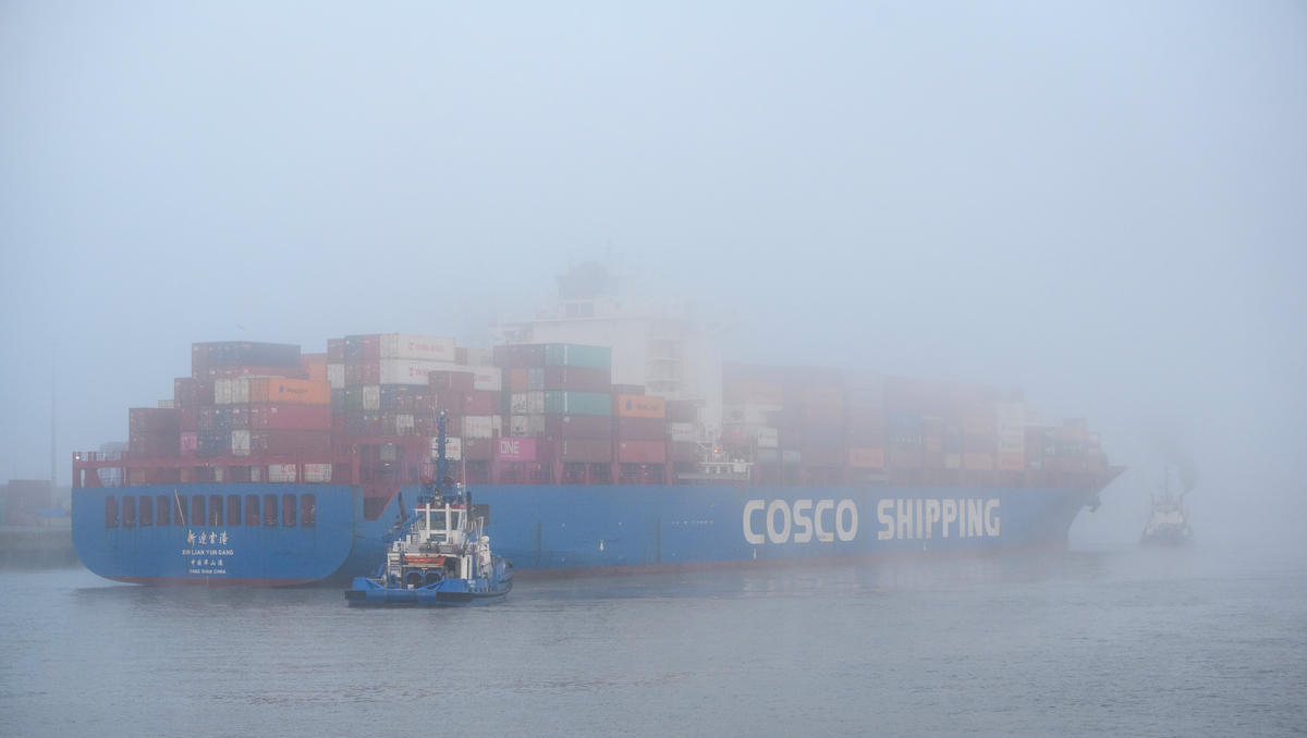 Deutsche Exporte und Importe schrumpfen