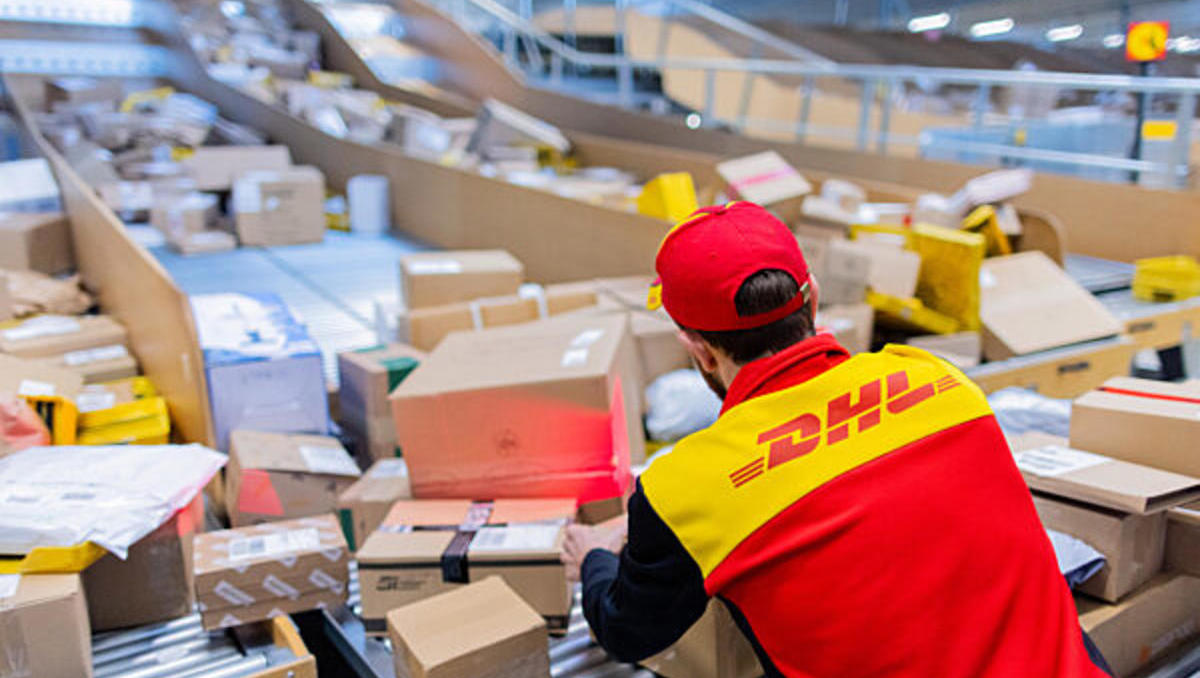 DHL meldet Rekordjahr, Gewerkschaften üben Kritik an Konzernmutter