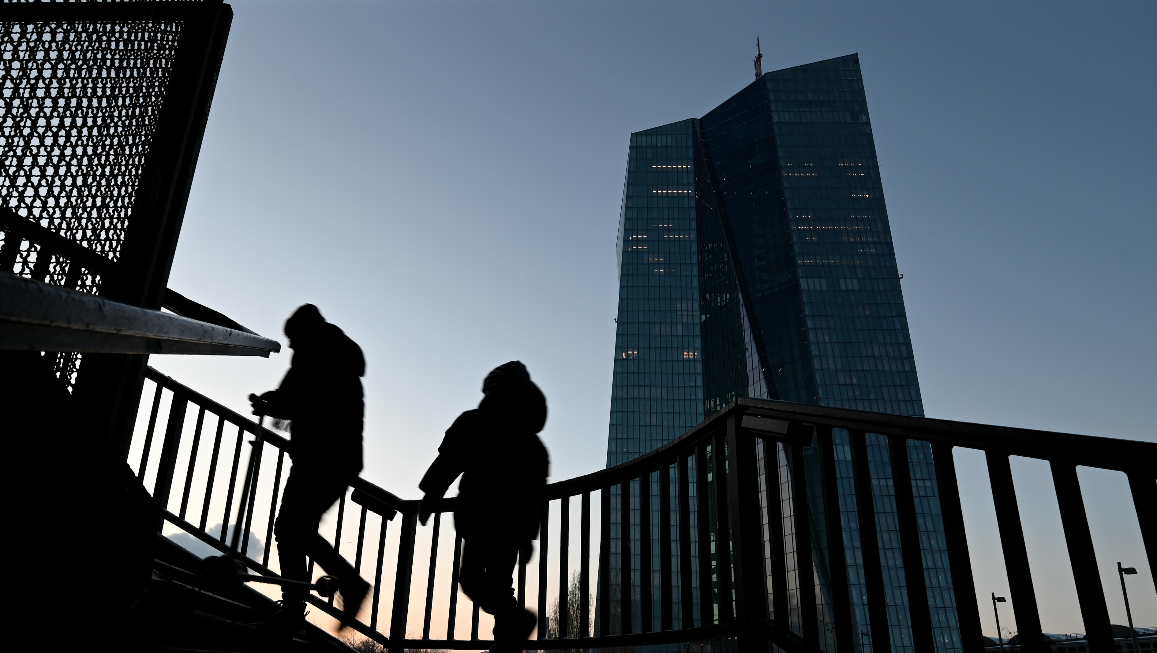 EZB-Bilanz schrumpft in einer Woche um 500 Milliarden Euro