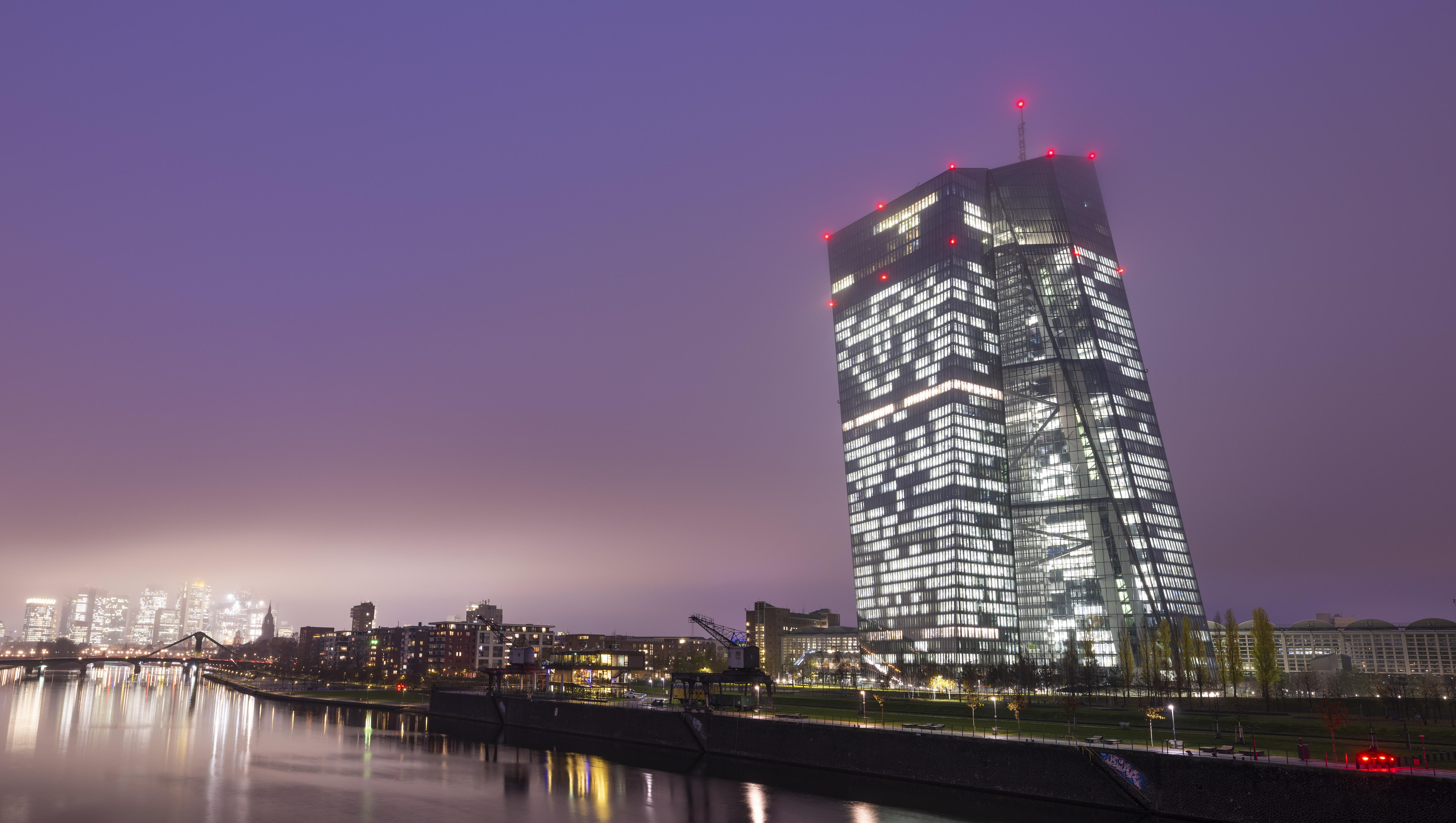 EZB-Chefvolkswirt signalisiert weitere Zinserhöhungen