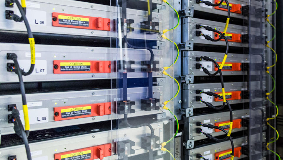 Mit Stromspeichern können Unternehmen noch mehr Solarstrom nutzen