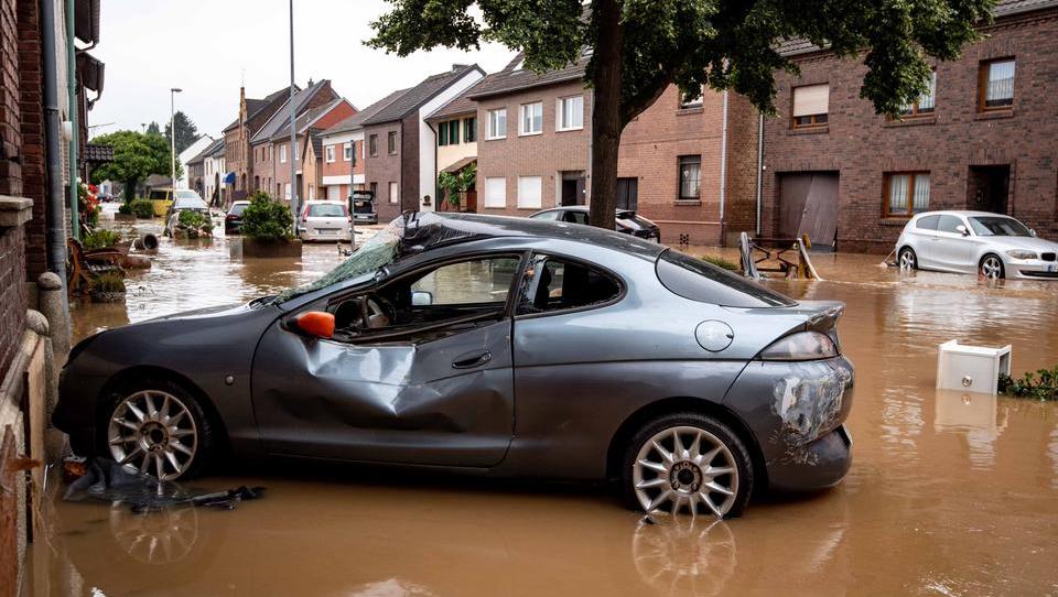Flutkatastrophe: Mehr als 100 Tote, mehr als 1000 Vermisste 