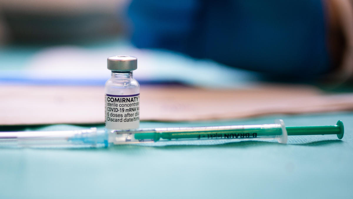 Behörde muss Daten zur Pfizer-Impfzulassung deutlich schneller herausgeben