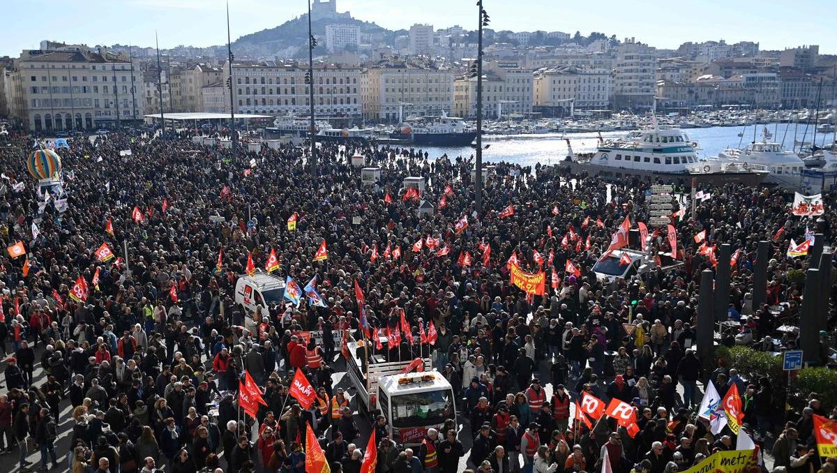 Frankreich: Hunderttausende demonstrieren gegen Rentenreform