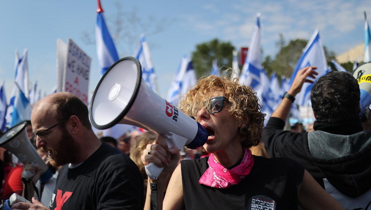 Israels Staatspräsident warnt vor „sozialem Zusammenbruch“