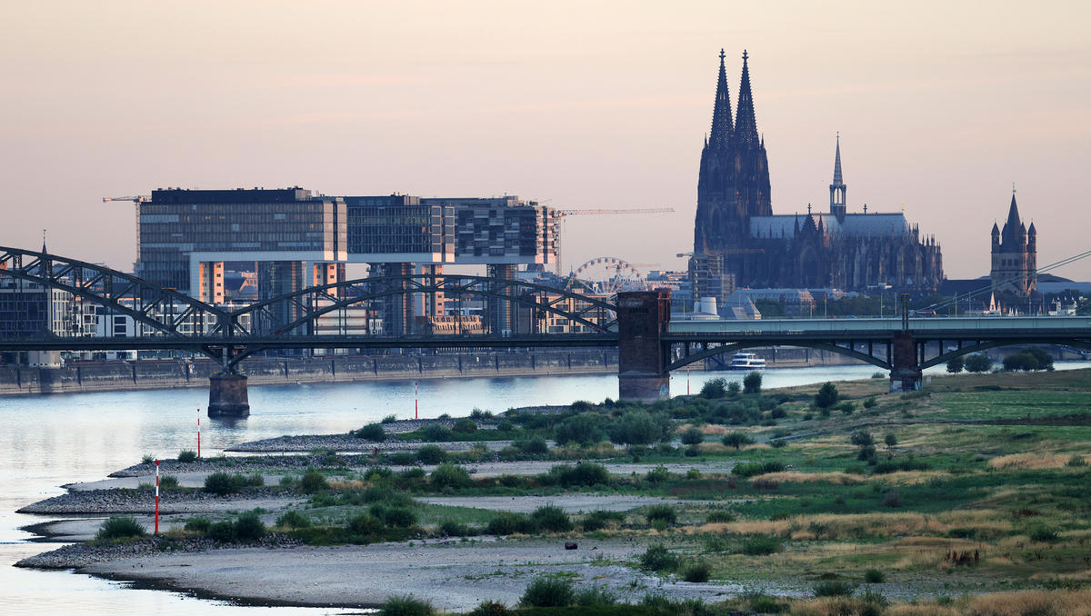 Niedrigwasser am Rhein bringt neues Ungemach für deutsche Wirtschaft