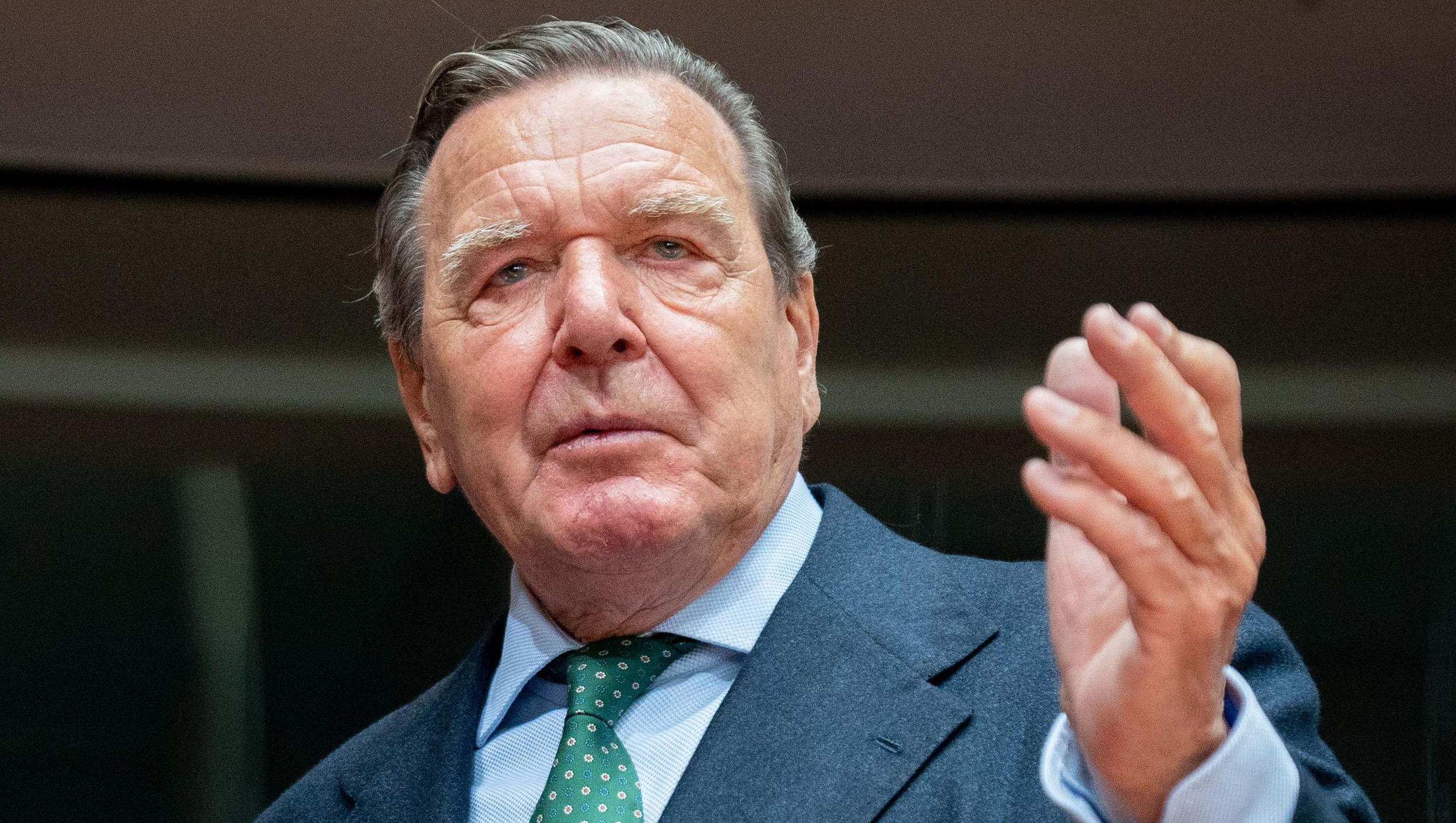 Zustände „wie im absolutistischen Fürstenstaat“: Schröder verklagt Bundestag mit Top-Anwalt