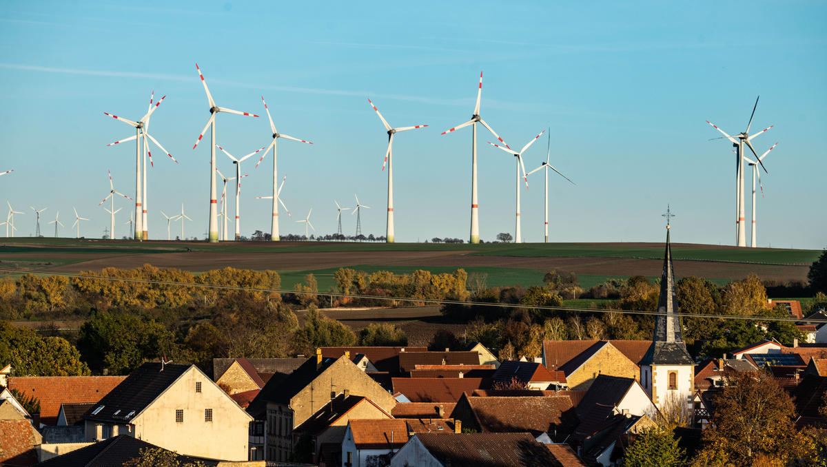 Energie-Krise beschleunigt Bau von Windparks, Widerstand chancenlos