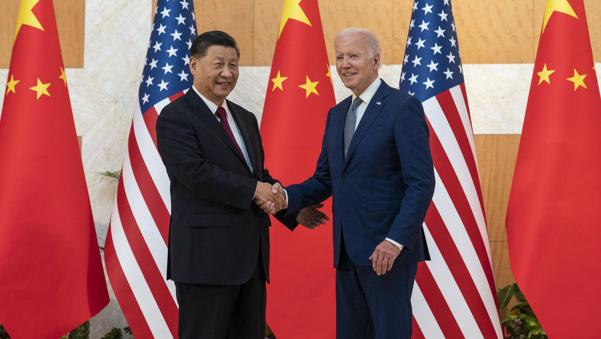 Begrüßung mit Handschlag: Biden und Xi treffen sich auf Bali