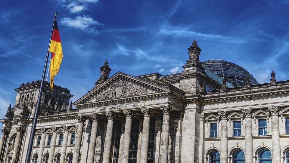 Parlamentarier fordern Ende des Renten-Sonderstatus für Abgeordnete 