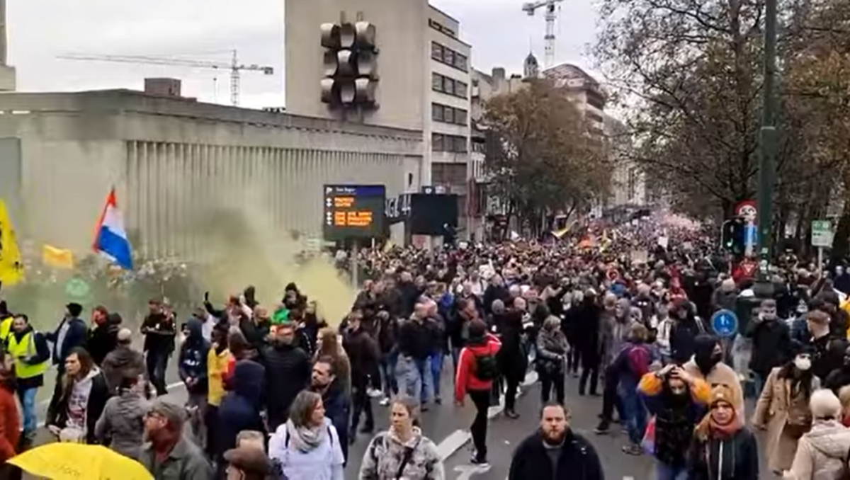 35.000 Menschen: Zusammenstöße zwischen Polizei und Corona-Demonstranten in Belgien