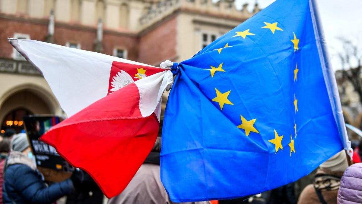 Polen gibt in Justiz-Streit mit EU nach