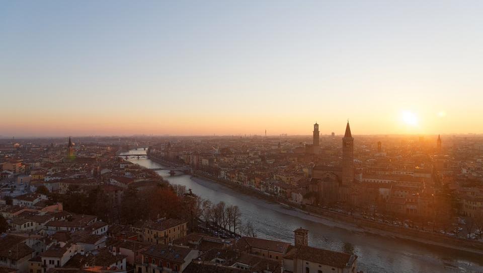 Italiener stehen für neues Bürgereinkommen Schlange