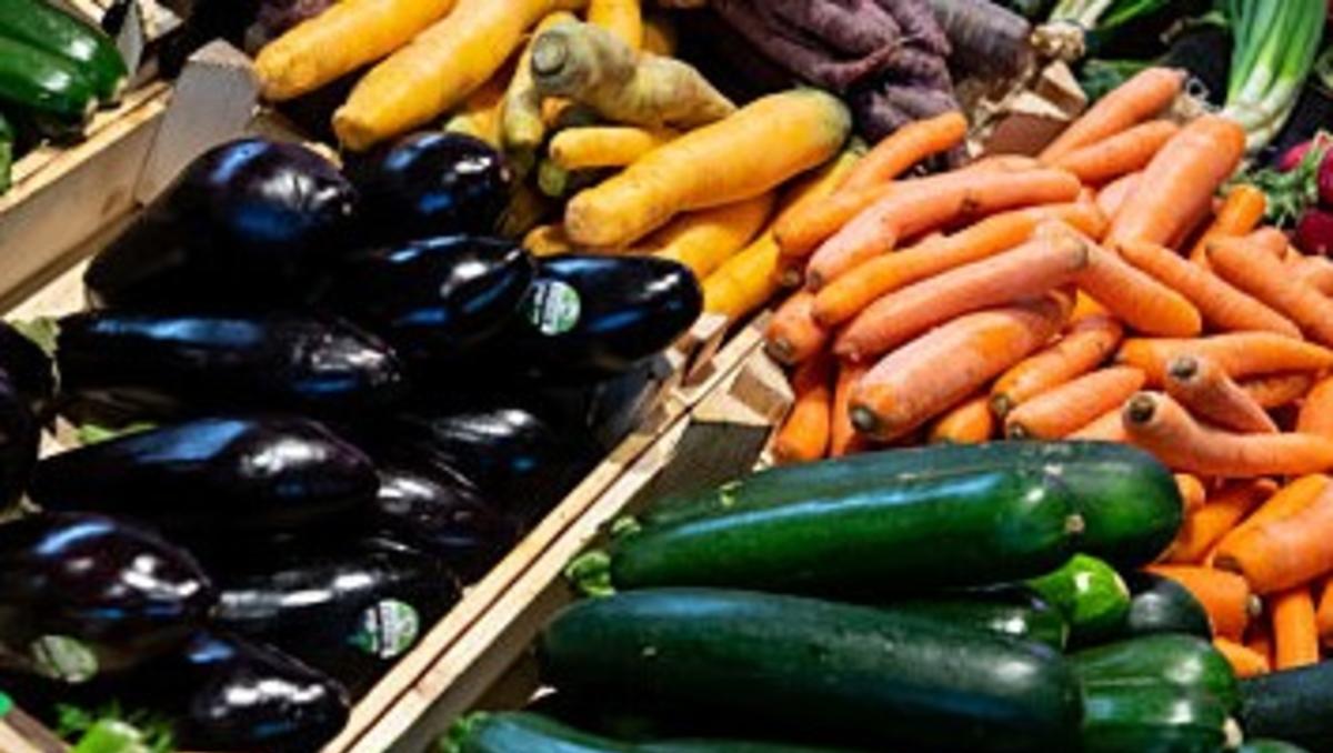 Britische Käufer greifen wegen hoher Inflation zu hässlichem Gemüse