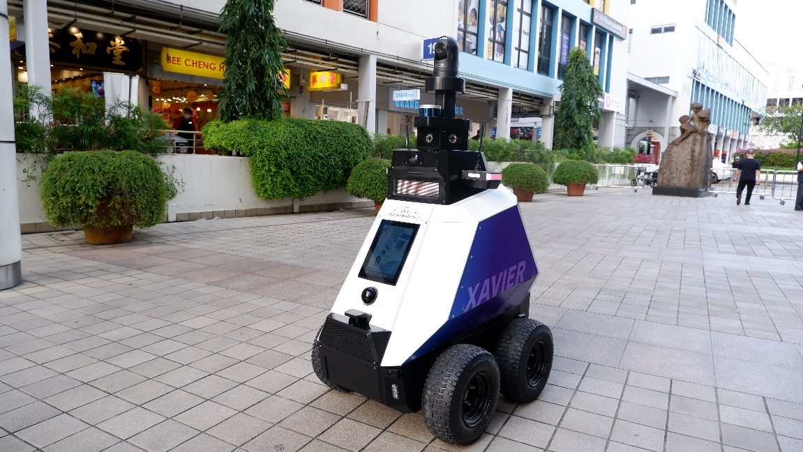 Singapur setzt Polizei-Roboter ein - gegen Rauchen und anderes 